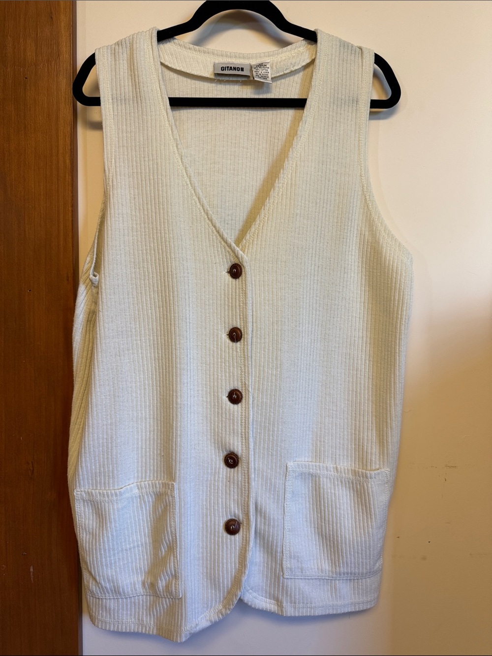 Gitano Cream Sleeveless Button-Up Ribbed Vest